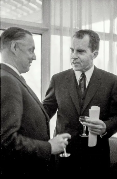 Framed Print : Richard Nixon, US president, (1913-1994), London Framed Print : Richard Nixon, US president, (1913-1994), London