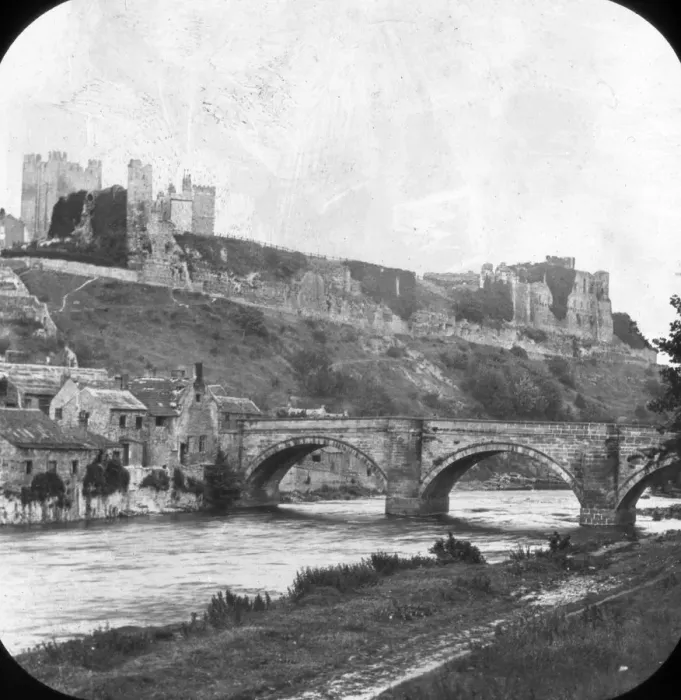 Framed Print : Richmond Old Bridge and Castle, North Yorkshire Framed Print : Richmond Old Bridge and Castle, North Yorkshire