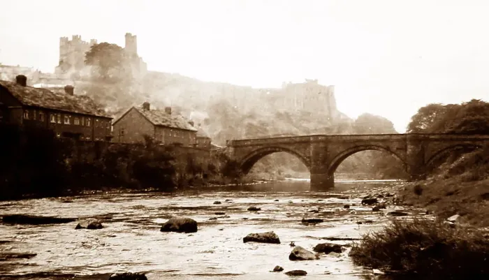 Framed Print : Richmond, Swaledale, Yorkshire Framed Print : Richmond, Swaledale, Yorkshire