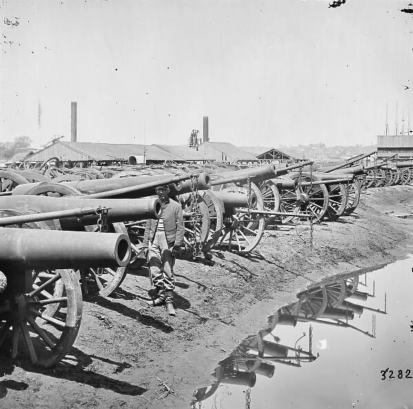 Richmond, Va. Captured siege guns at Rocketts; different vie