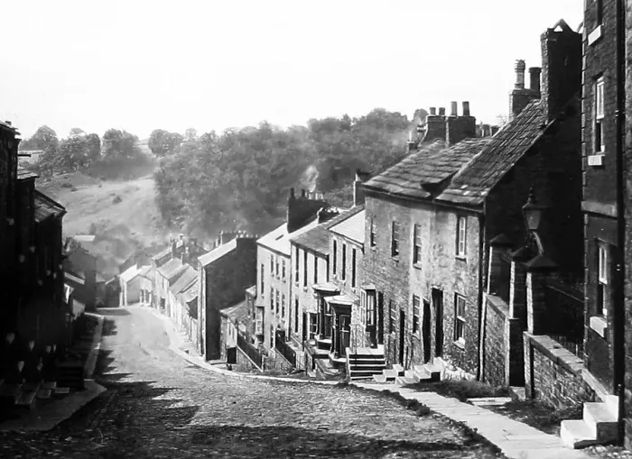 Framed Print : Richmond in Yorkshire Bargate 1940s Framed Print : Richmond in Yorkshire Bargate 1940s