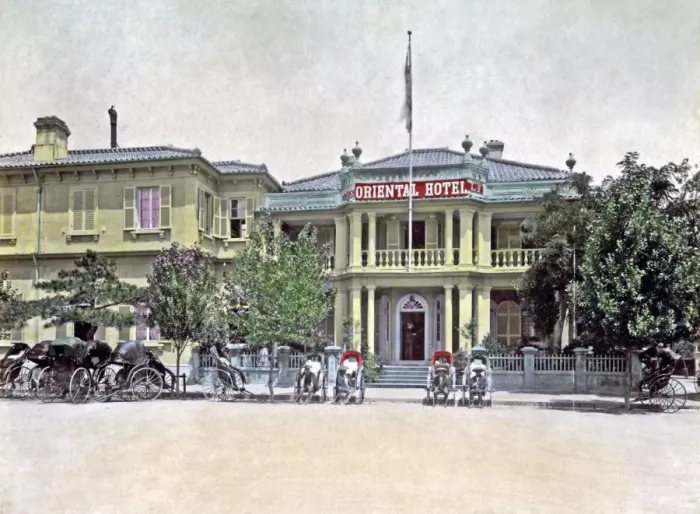 Framed Print : Rickshaws outside the Oriental Hotel, Kobe, Japan, circa 188 Framed Print : Rickshaws outside the Oriental Hotel, Kobe, Japan, circa 188