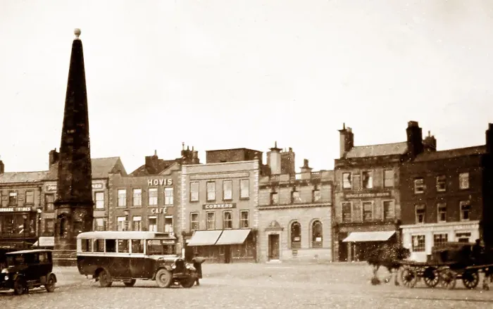 Framed Print : Ripon Market Place, 1920 / 30s maybe Framed Print : Ripon Market Place, 1920 / 30s maybe