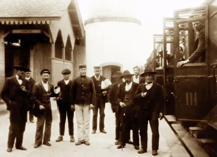 Framed Print : A River Douro Valley railway station, Portugal, early 1900s Framed Print : A River Douro Valley railway station, Portugal, early 1900s