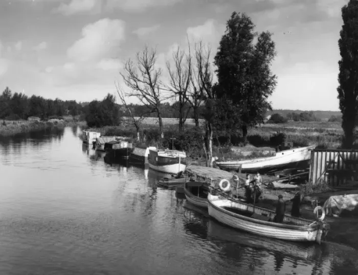 Framed Print : The River Lea Framed Print : The River Lea