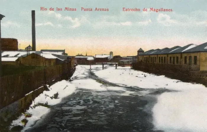 Framed Print : River at Punta Arenas, Magallanes, Chile, South America Framed Print : River at Punta Arenas, Magallanes, Chile, South America