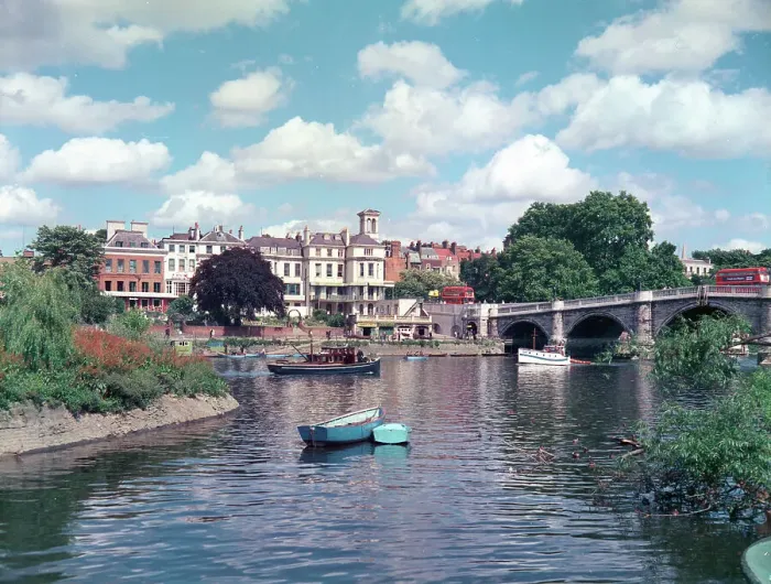 Framed Print : River Thames, Richmond-on-Thames Framed Print : River Thames, Richmond-on-Thames