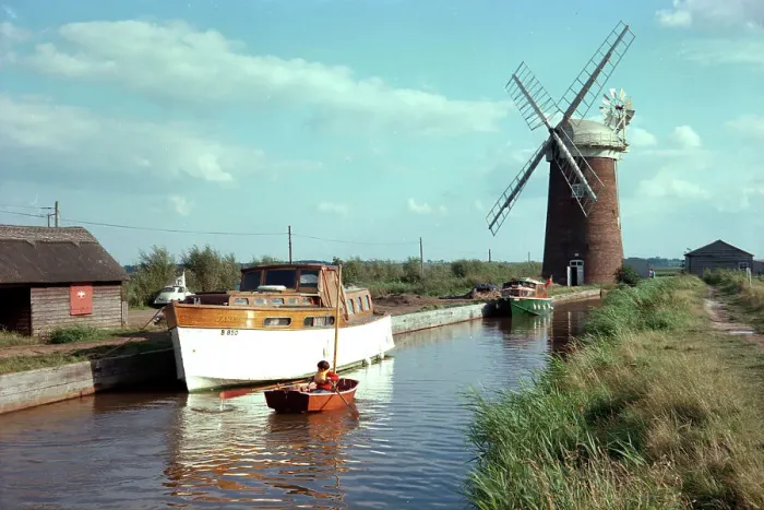Framed Print : River Thurne, Norfolk Broads - Horsey Staithe and Windpump Framed Print : River Thurne, Norfolk Broads - Horsey Staithe and Windpump