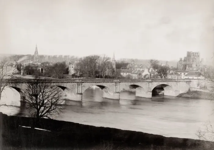Framed Print : The River Tweed and the town of Kelso, Scotland Framed Print : The River Tweed and the town of Kelso, Scotland