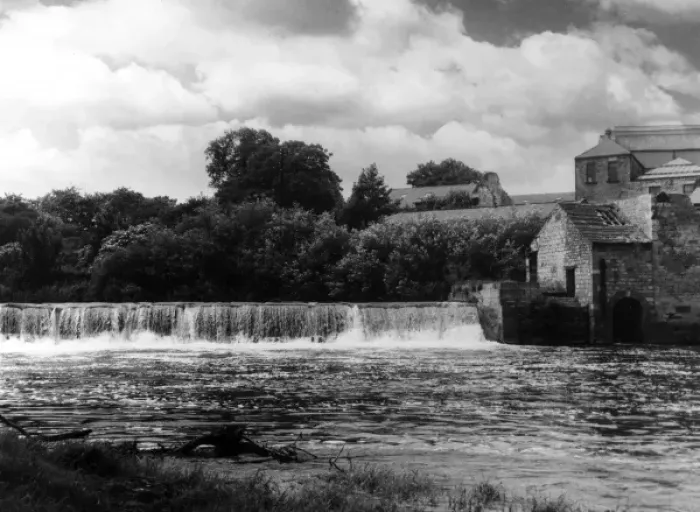 Framed Print : River Wharfe Weir Framed Print : River Wharfe Weir
