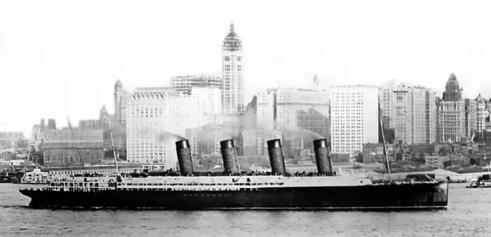 Framed Print : RMS Mauretania in New York, USA Framed Print : RMS Mauretania in New York, USA