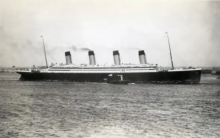 Framed Print : RMS Olympic, arriving in New York Framed Print : RMS Olympic, arriving in New York