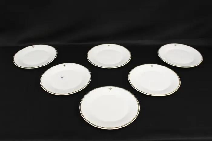 Framed Print : RMS Queen Elizabeth First Class Grill dinner plates Framed Print : RMS Queen Elizabeth First Class Grill dinner plates