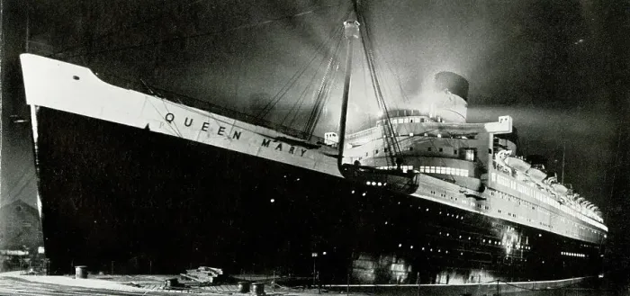 Framed Print : RMS Queen Mary bathed in floodlight before launch Framed Print : RMS Queen Mary bathed in floodlight before launch