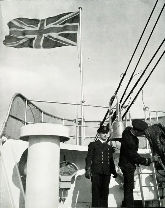 Framed Print : RMS Queen Mary, Captains Cameron and Murchie Framed Print : RMS Queen Mary, Captains Cameron and Murchie