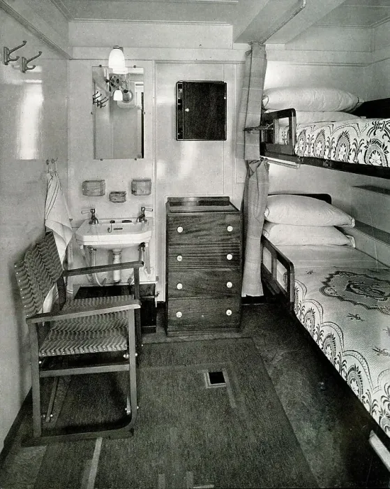 Framed Print : RMS Queen Mary, Third Class Cabin