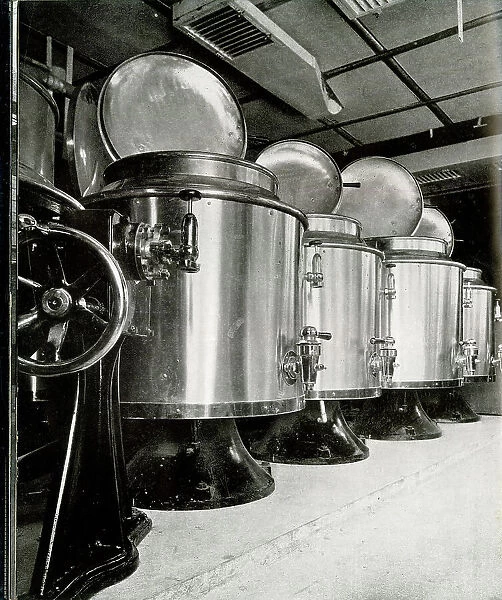 RMS Queen Mary, cooking boilers in kitchens