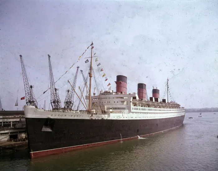 Framed Print : RMS Queen Mary, Cunard Lines Framed Print : RMS Queen Mary, Cunard Lines