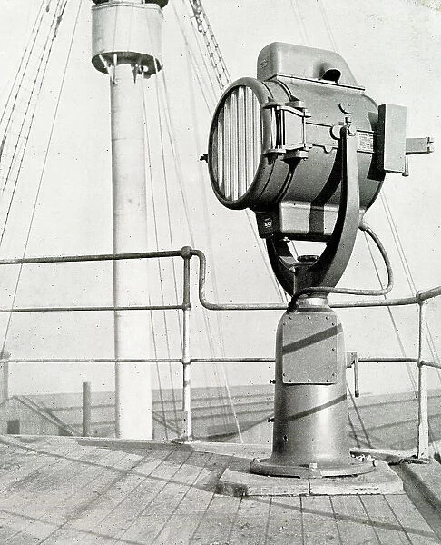 RMS Queen Mary, high-powered searchlight