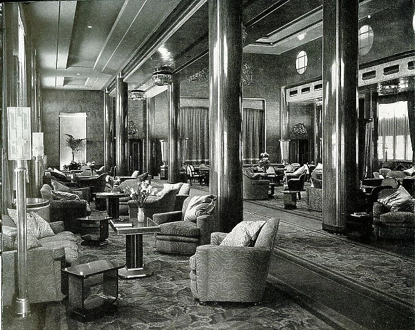RMS Queen Mary, Main Lounge on Promenade Deck