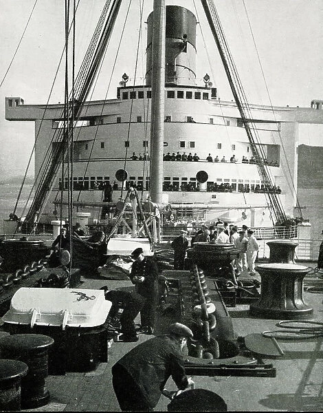RMS Queen Mary reaches open anchorage off Greenock
