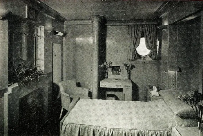 Framed Print : RMS Queen Mary, Single Bedroom Framed Print : RMS Queen Mary, Single Bedroom