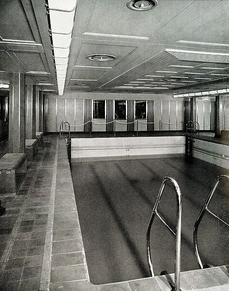 RMS Queen Mary, Swimming Pool, Tourist Deck
