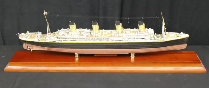 Framed Print : RMS Titanic - replica model