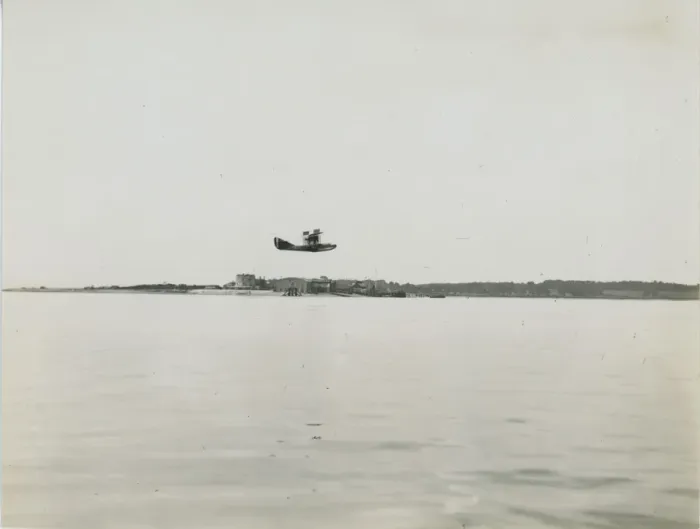 Framed Print : RNAS Calshot Unit Curtiss H12 Large America, 8671, off C? Framed Print : RNAS Calshot Unit Curtiss H12 Large America, 8671, off C?
