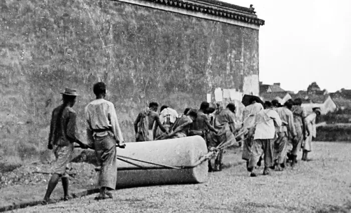 Framed Print : Road making in Nanking, China in the early 1900s Framed Print : Road making in Nanking, China in the early 1900s