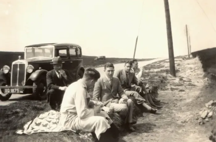 Framed Print : Roadside Picnic with Lanchester