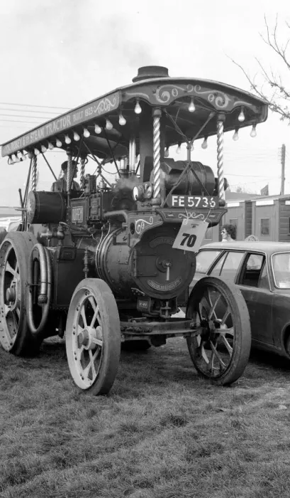 Framed Print : Robey Showmans Tractor 41492 Framed Print : Robey Showmans Tractor 41492