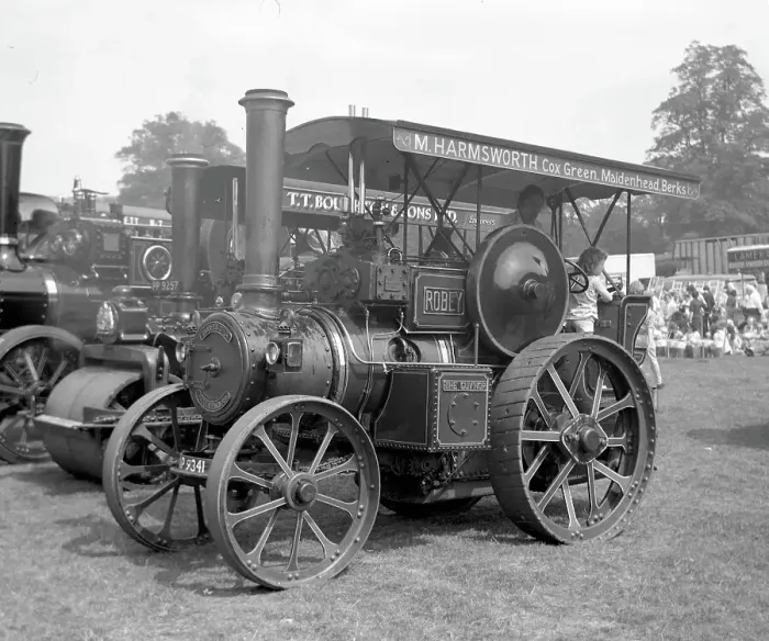 Framed Print : Robey Tractor number 37657, The Guvnor Framed Print : Robey Tractor number 37657, The Guvnor