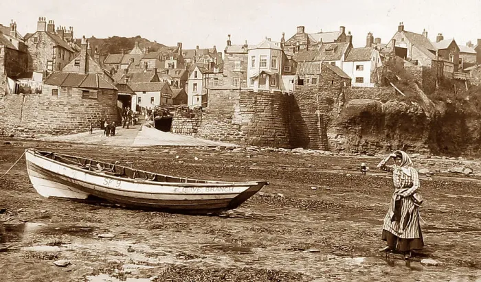 Framed Print : Robin Hoods Bay