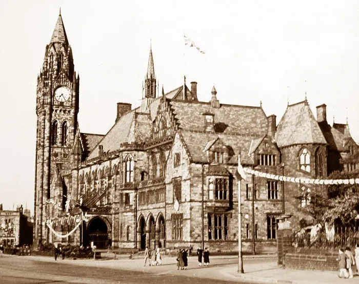 Framed Print : Rochdale Town Hall, early 1900s Framed Print : Rochdale Town Hall, early 1900s