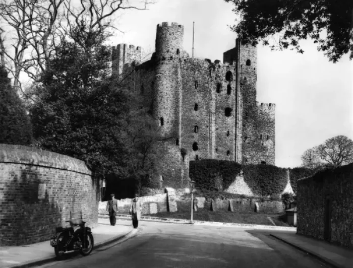 Framed Print : Rochester Castle Framed Print : Rochester Castle