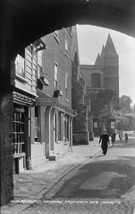 Framed Print : Rochester Cathedral from North Gate Framed Print : Rochester Cathedral from North Gate