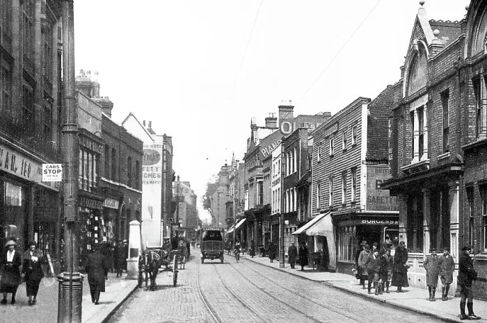 Framed Print : Rochester High Street probably 1920s Framed Print : Rochester High Street probably 1920s