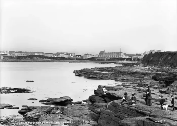 Framed Print : On the Rocks at the West End, Bundoran Framed Print : On the Rocks at the West End, Bundoran