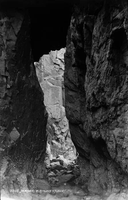 Framed Print : Rocky Passageway Framed Print : Rocky Passageway