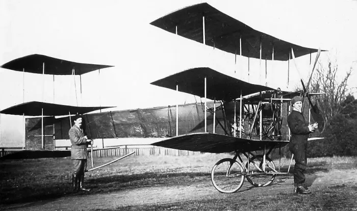 Framed Print : Roe Triplane early 1900s Framed Print : Roe Triplane early 1900s