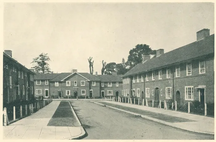 Framed Print : Roehampton Housing Estate Framed Print : Roehampton Housing Estate