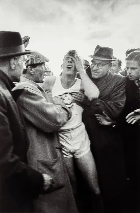 Framed Print : Roger Bannister, Neurologist, (1929-2018) Framed Print : Roger Bannister, Neurologist, (1929-2018)