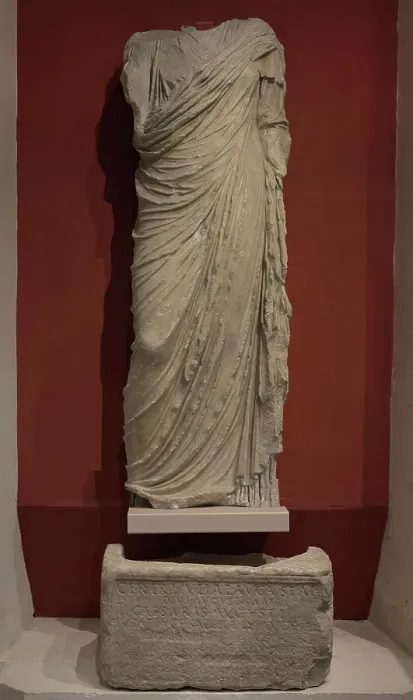 Framed Print : Roman era. Headless marble statue Framed Print : Roman era. Headless marble statue