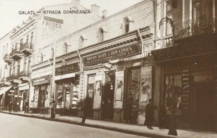 Framed Print : Romania - Galati, Domneasca Street Framed Print : Romania - Galati, Domneasca Street