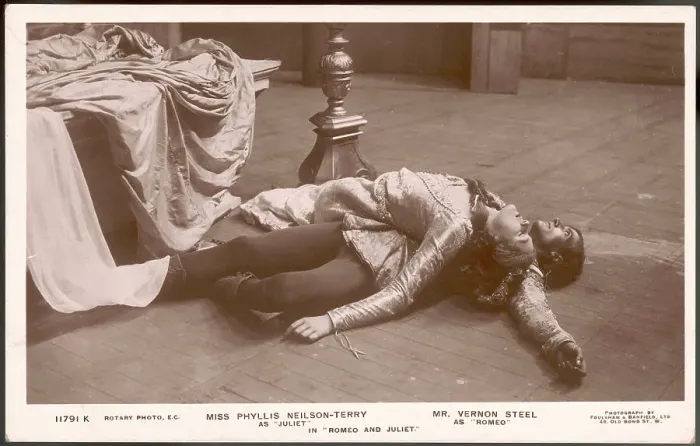 Framed Print : ROMEO JULIET DEATH SCENE Framed Print : ROMEO JULIET DEATH SCENE
