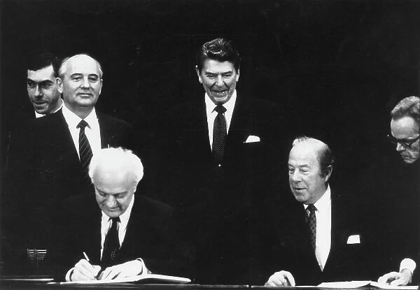 Ronald Reagan, Mikhail Gorbachev and others, Geneva