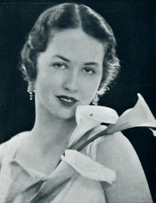 Framed Print : Rosalie Hearfield by Madame Yevonde Framed Print : Rosalie Hearfield by Madame Yevonde