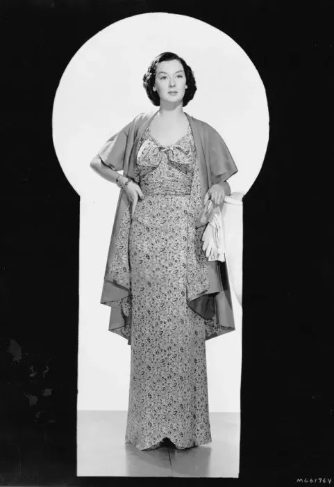 Framed Print : Rosalind Russell in Live, Love and Learn (1937) Framed Print : Rosalind Russell in Live, Love and Learn (1937)