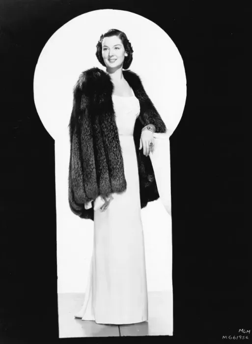 Framed Print : Rosalind Russell in Live, Love and Learn (1937) Framed Print : Rosalind Russell in Live, Love and Learn (1937)